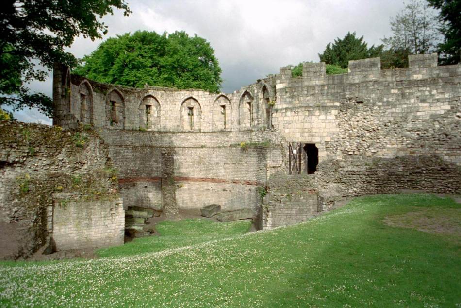 A photograph of the interior of ruins of Roman fortifications and walls. 