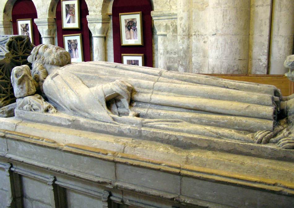 A photograph of the stone tomb of King Æthelstan.